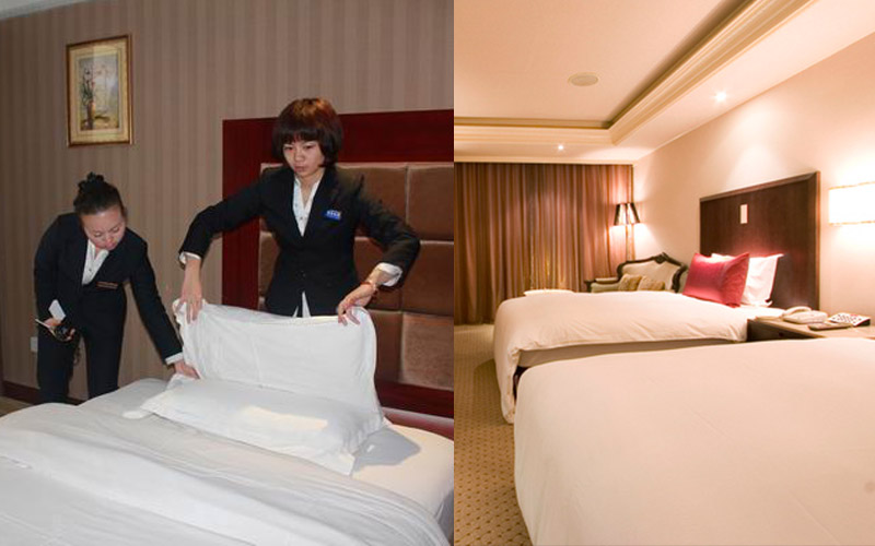飯店到底有沒有換床單記者實際抽查，原來有些飯店都是「床單鋪平後換下一位住客繼續睡」