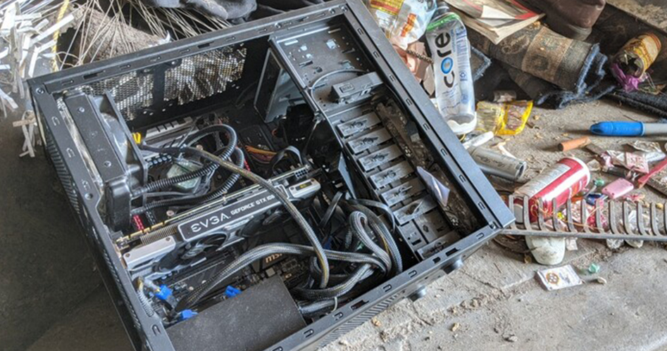 矽谷遍地是黃金！遛狗在垃圾堆發現「電競桌機」他爽撿液態水冷主機、珍貴顯卡！