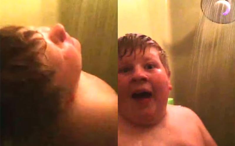 兒子洗澡洗超久「好奇老爸打開浴室門」眼前的畫面讓他從頭笑到尾XDD